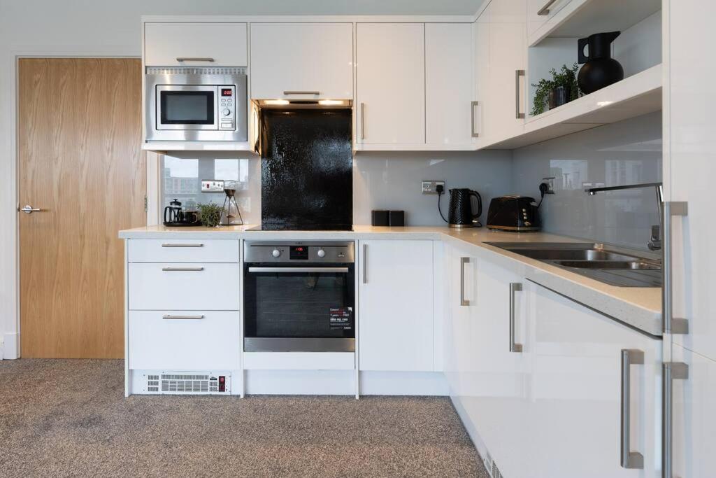 Penthouse Noir - Wyndale Living - Central Bham 2Br Бирмингем Экстерьер фото