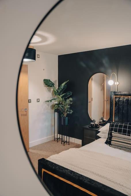 Penthouse Noir - Wyndale Living - Central Bham 2Br Бирмингем Экстерьер фото
